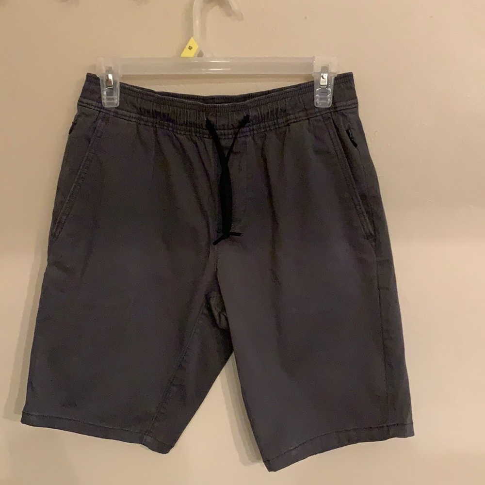 Hollister cargo jogger shorts 9in